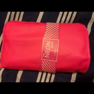 Neon brushes from beauty creation